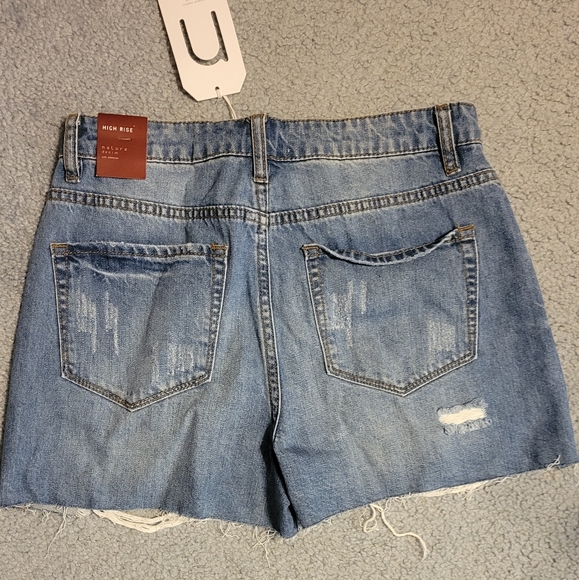 Mid-rise cut off jeans shorts - Picture 2 of 2